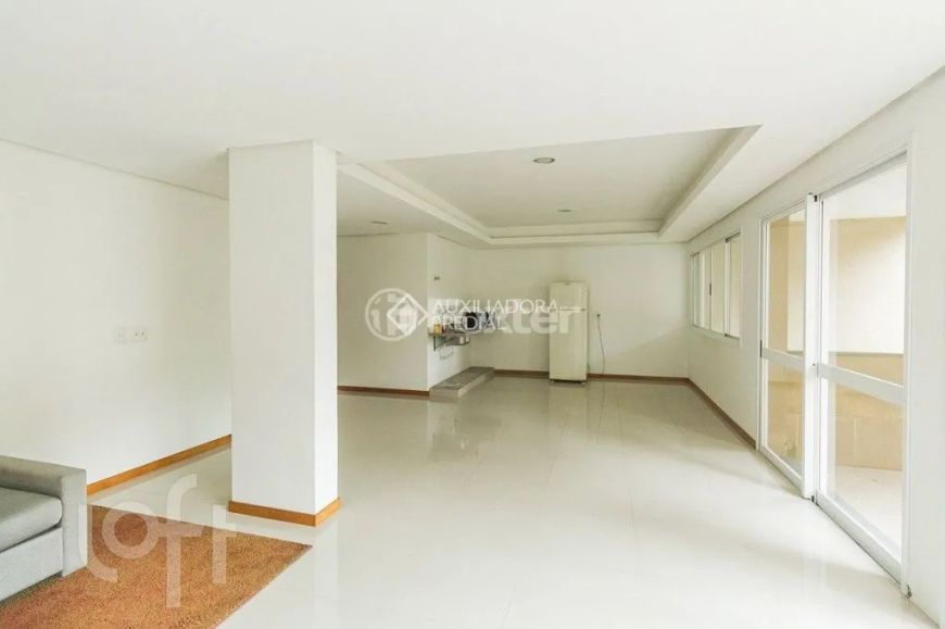 Apartamento à venda com 2 dormitórios e 2 vagas no bairro Menino Deus - Porto Alegre - RS