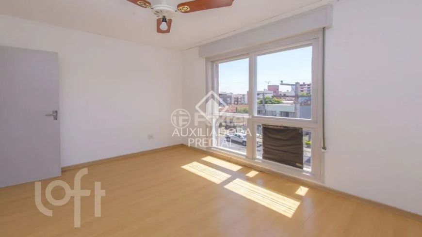 Apartamento à venda com 2 dormitórios e 1 vaga no bairro Partenon - Porto Alegre - RS