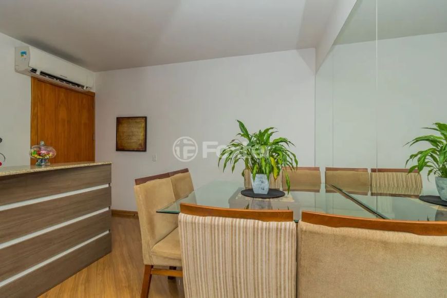Apartamento dois quartos uma vaga escriturada para venda no bairro Camaquã