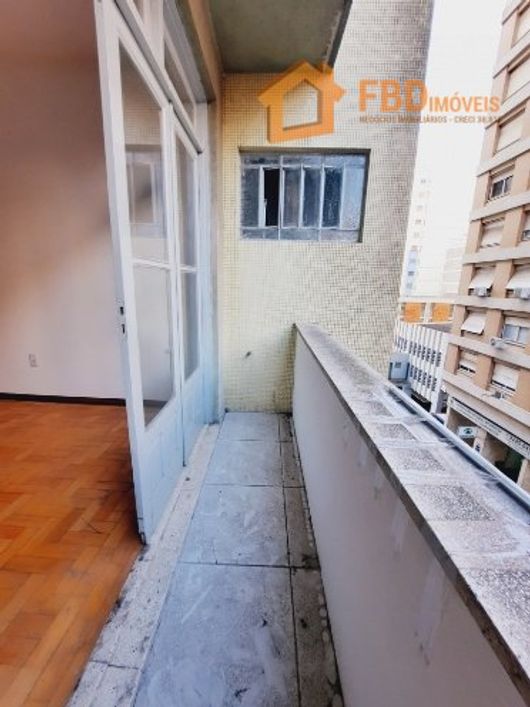 FBD IMÓVEIS-RS anuncia apartamento de 3 dormitórios no Centro Histórico em Porto Alegre RS