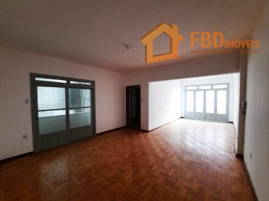 FBD IMÓVEIS-RS anuncia apartamento de 3 dormitórios no Centro Histórico em Porto Alegre RS