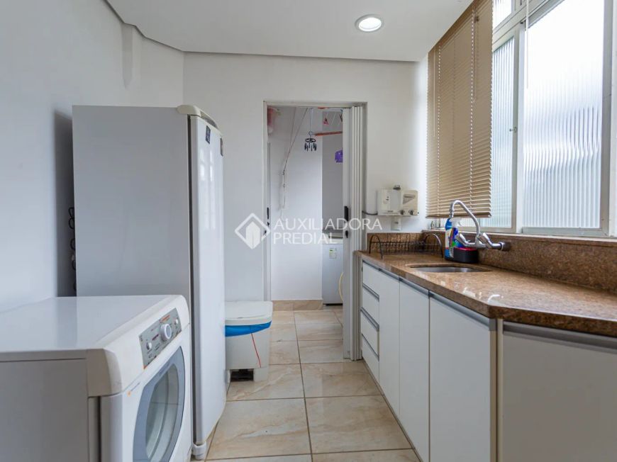 Apartamento com 2 quartos e vaga garagem, no bairro Farroupilha - Porto Alegre - RS