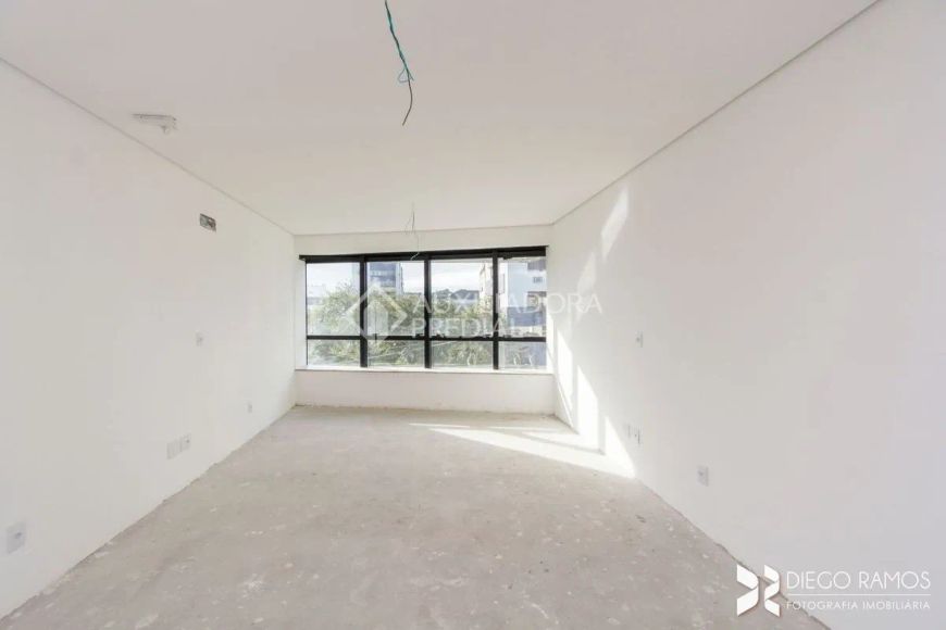 Excelente sala comercial com 43m² privativos na Rua Luzitana