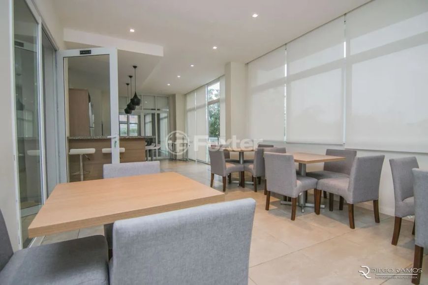 APARTAMENTO a venda com 53m², 2 dormitórios, sendo 1 suíte, vaga, infra completa, porto Alegre