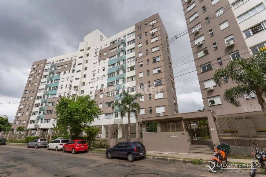 APARTAMENTO a venda com 53m², 2 dormitórios, sendo 1 suíte, vaga, infra completa, porto Alegre