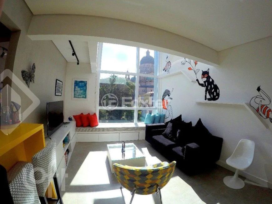 Duplex no Centro Histórico reformado, Cel Fernando Machado, 2dormitórios.1suíte,2banheiros,1 garagem