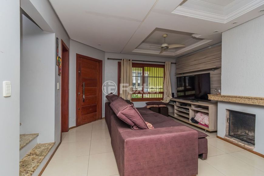 Residencial Lagos de Nova Ipanema, sobrado de 03 dormitórios sendo um suíte, pátio com piscina.