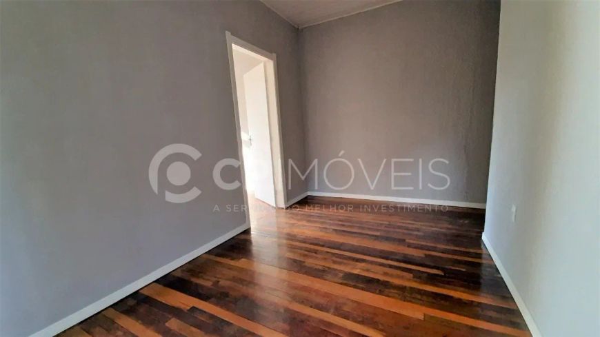 casa/terreno em Porto Alegre, no bairro Chácara das Pedras, à venda.
