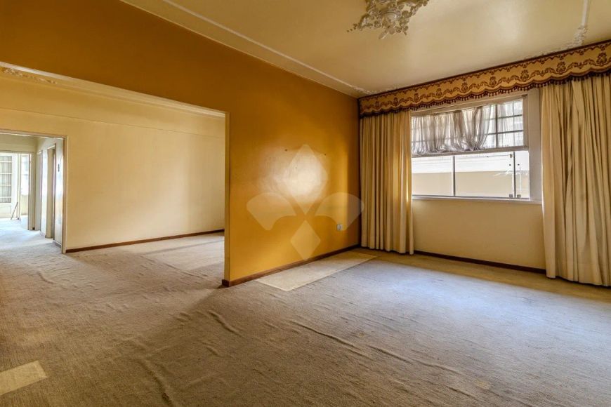 PORTO ALEGRE - Apartamento Padrão - Independência