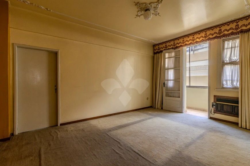PORTO ALEGRE - Apartamento Padrão - Independência