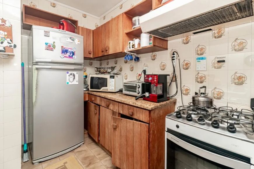 Vendo cobertura de 200m² 3 dormitório suíte com hidromassagem, 2 banheiros, lareira, churrasqueira,