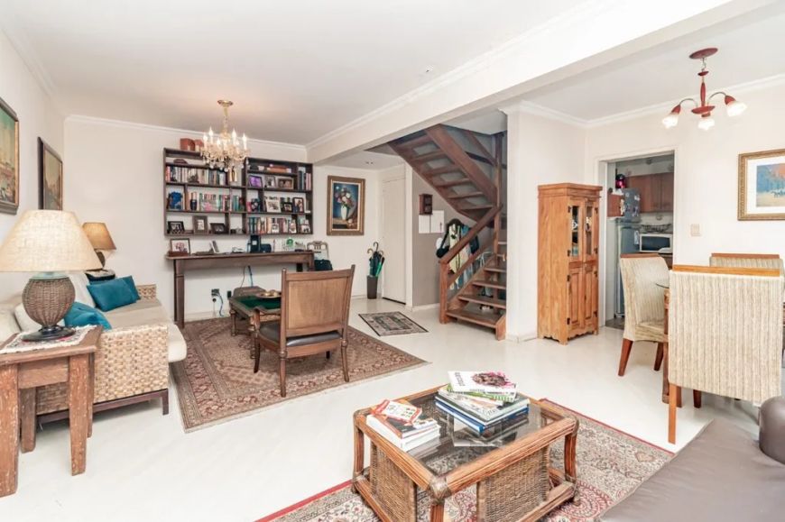 Vendo cobertura de 200m² 3 dormitório suíte com hidromassagem, 2 banheiros, lareira, churrasqueira,