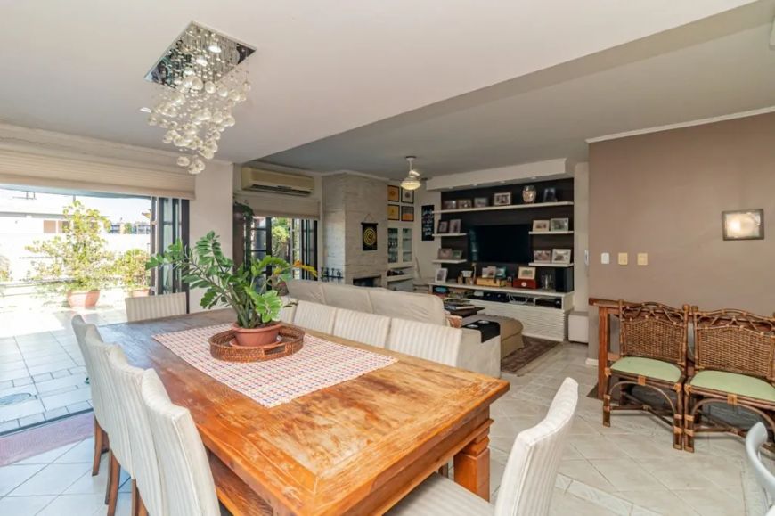 Vendo cobertura de 200m² 3 dormitório suíte com hidromassagem, 2 banheiros, lareira, churrasqueira,