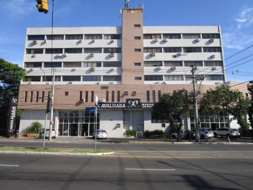 SALA COMERCIAL DE FRENTE PARA A AVENIDA COM AR CONDICIONADO DE JANELA, COM 20,83 M² PRIVATIVOS...