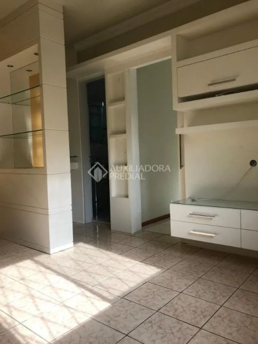 Apartamento 1 dormitório, reformado com Móveis Projetados, vaga rotativa