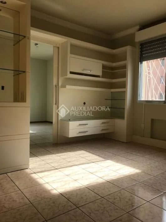 Apartamento 1 dormitório, reformado com Móveis Projetados, vaga rotativa