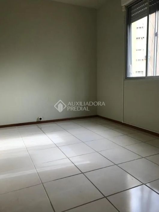 Apartamento 1 dormitório, reformado com Móveis Projetados, vaga rotativa