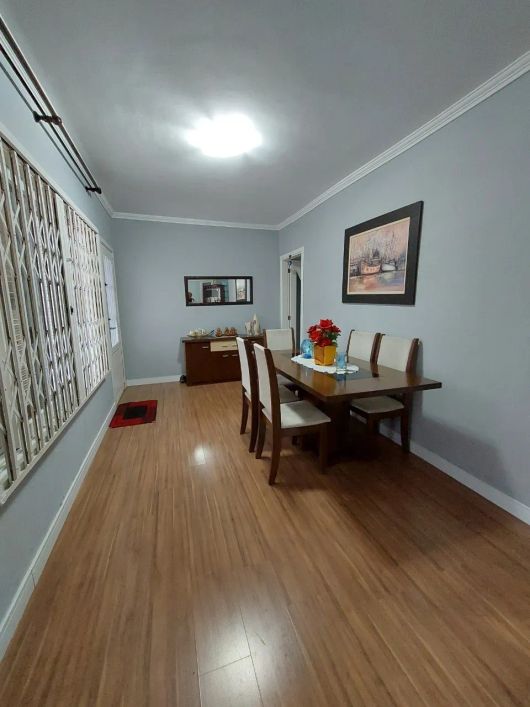 Casa de 248 m² com três dormitórios no Passo das Pedras