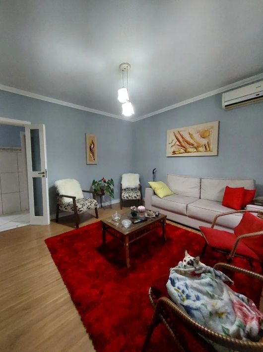 Casa de 248 m² com três dormitórios no Passo das Pedras