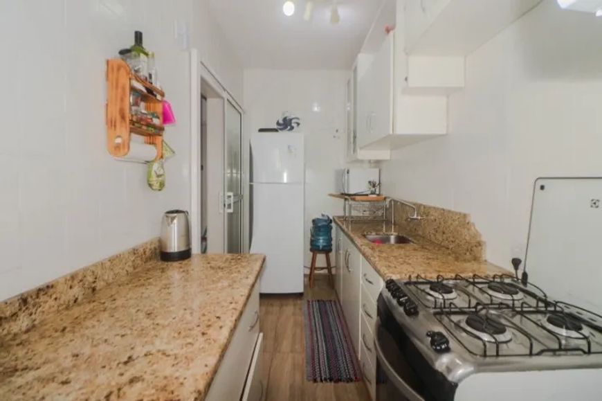 Apartamento com 2 dormitórios e 1 vaga no Menino Deus, em Porto Alegre - RS.