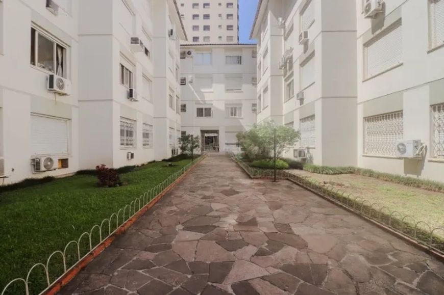 Apartamento com 2 dormitórios e 1 vaga no Menino Deus, em Porto Alegre - RS.