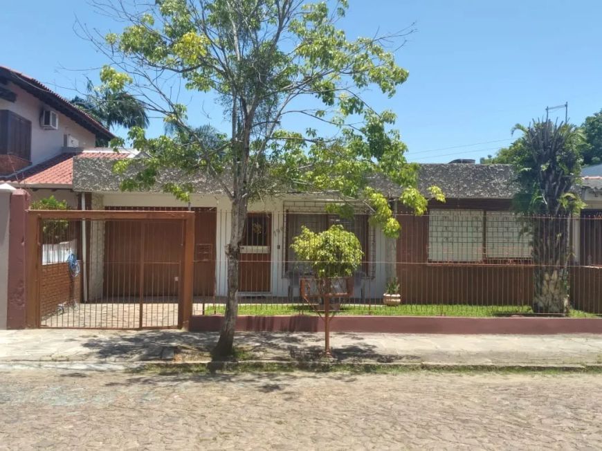 CASA TERREA DE 3 DORMITÓRIOS PROXIMO A CASSOL CENTER LAR