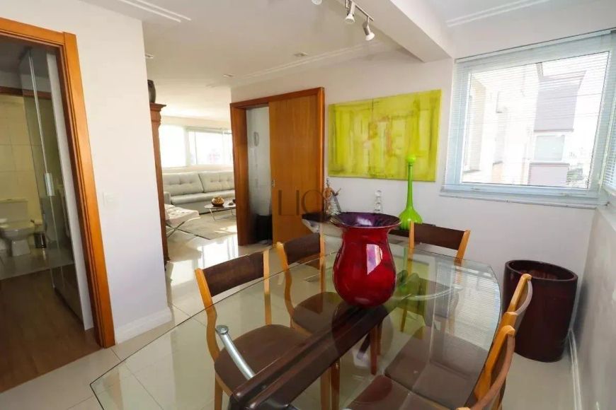 Apartamento 89m², 3 dormitórios e 2 vagas - Menino Deus
