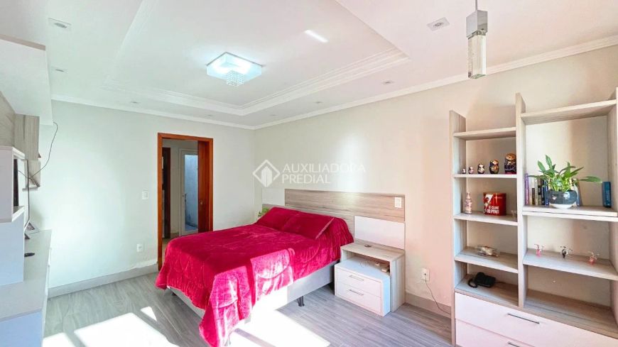 Casa à venda 3 suites com piscina na Hipica - Porto Alegre