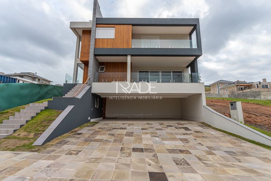 Casa no Alphaville com 04 suítes, 395m²,, zona sul de Porto Alegre.