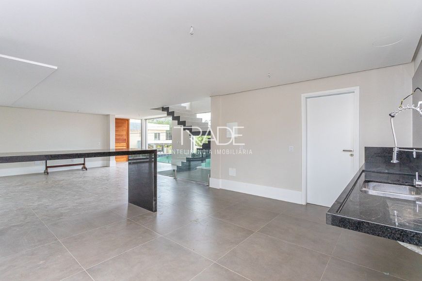 Casa no Alphaville com 04 suítes, 395m²,, zona sul de Porto Alegre.