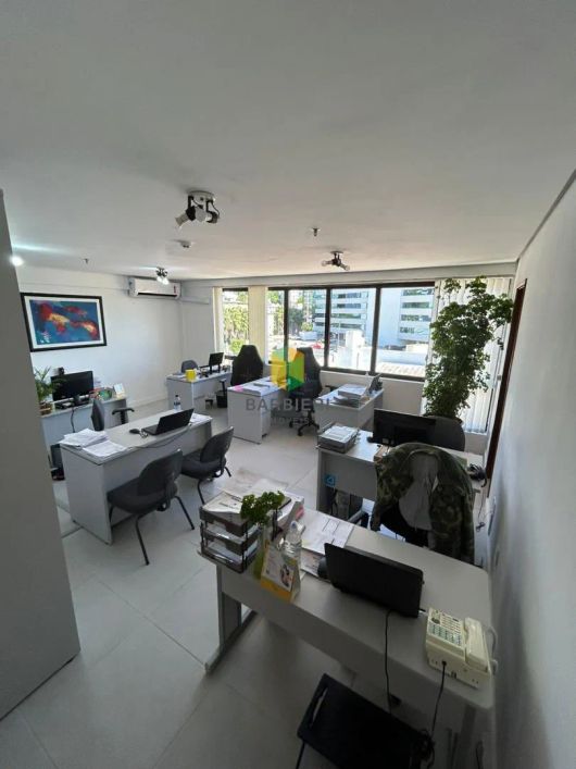 Sala comercial com 39m2 na Cristóvão colombo bairro Floresta. REF: VP 881