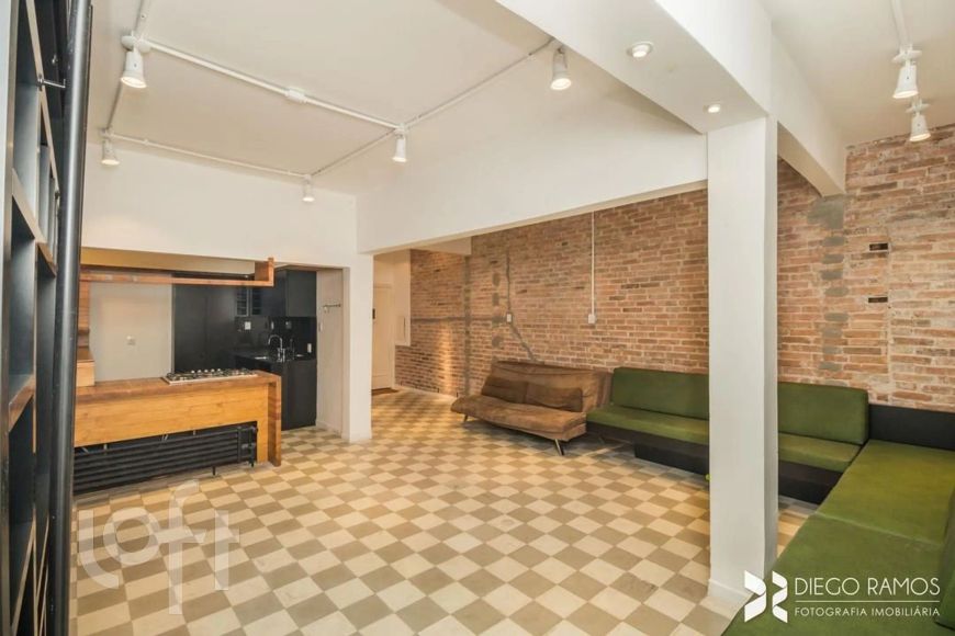 Imóvel para venda com 220 metros quadrados com 3 quartos.