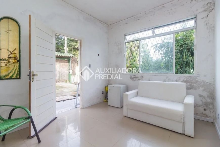 Casa residencial à venda no bairro Santa Tereza com 88 m² e 2 dormitórios/quartos.