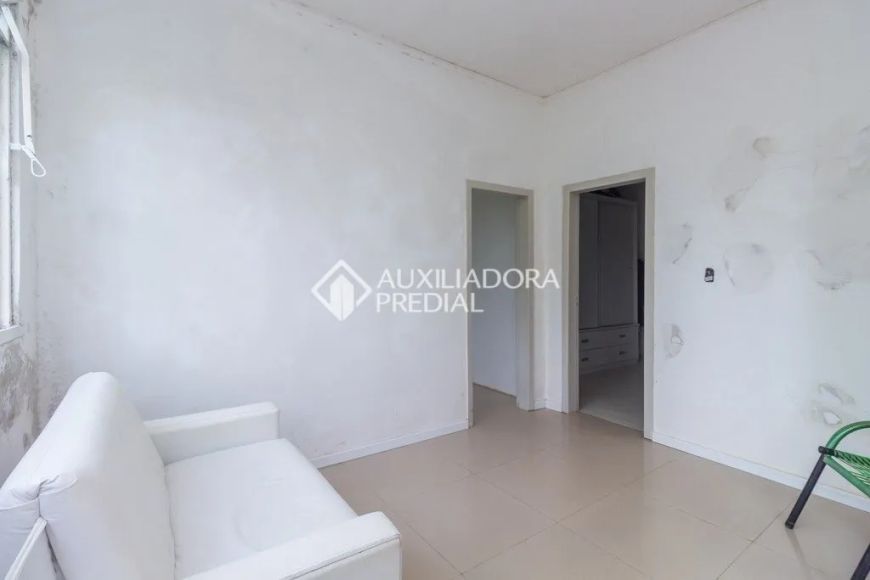 Casa residencial à venda no bairro Santa Tereza com 88 m² e 2 dormitórios/quartos.