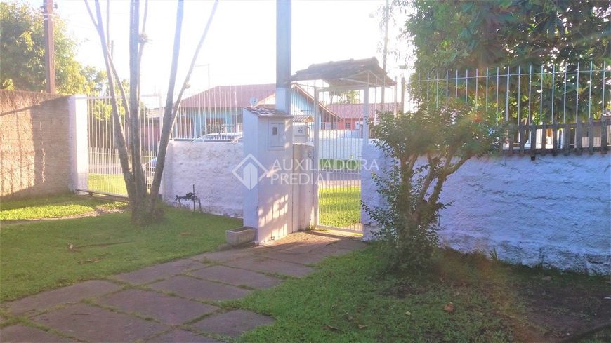 Casa com 2 dormitórios no bairro Belém Novo