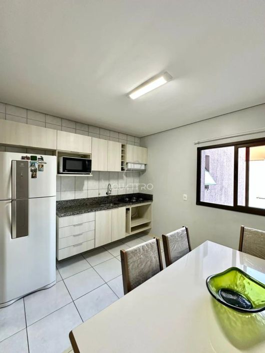 Apartamento mobiliado e com muito sol no Santa Lúcia