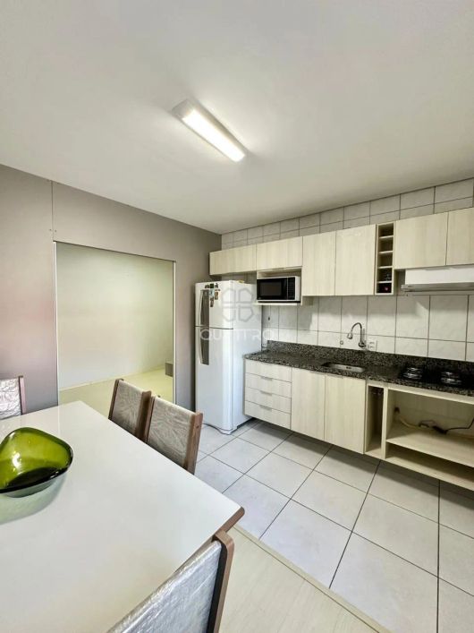 Apartamento mobiliado e com muito sol no Santa Lúcia