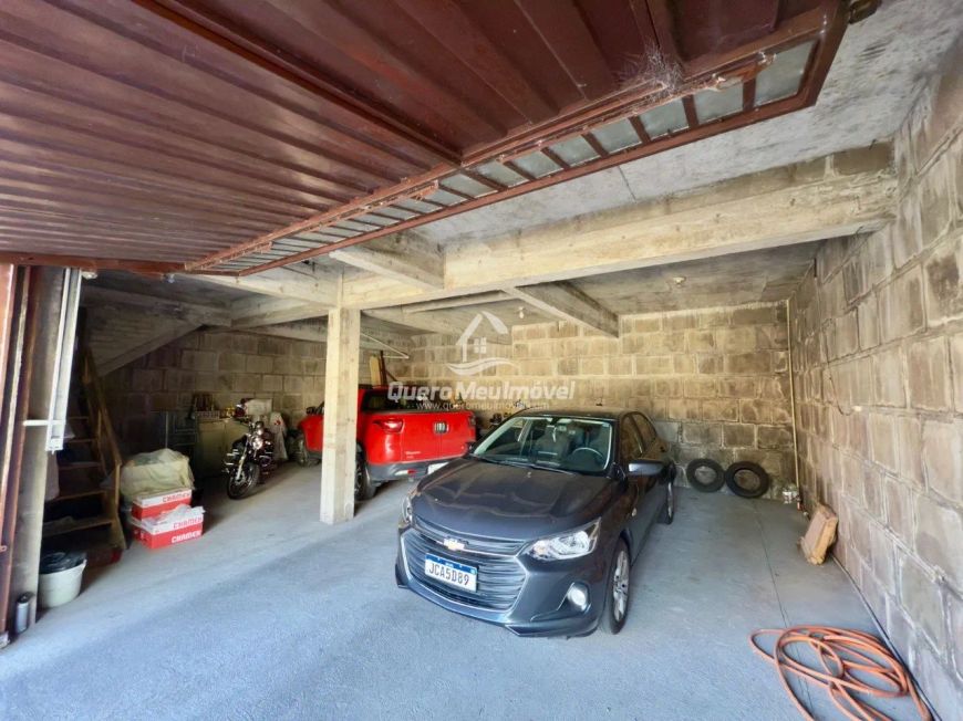 Casa a venda com 3 dormitórios e casa nos fundos