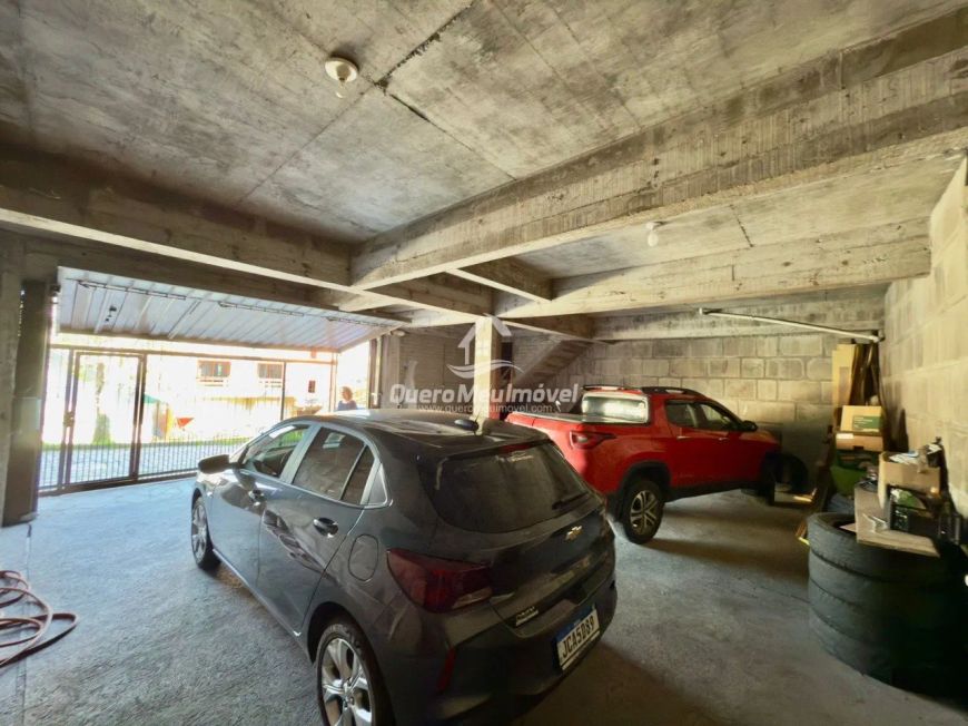 Casa a venda com 3 dormitórios e casa nos fundos