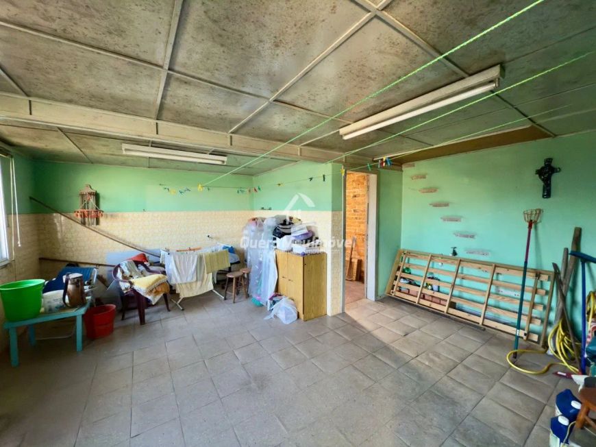 Casa a venda com 3 dormitórios e casa nos fundos