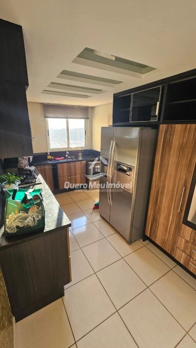 Apartamento semimobiliado no Reserva da Mata