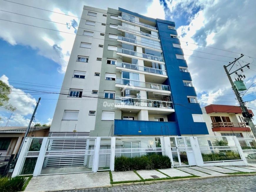 Apartamento semimobiliado no Universitário