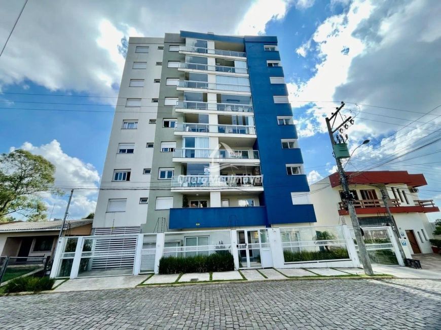 Apartamento semimobiliado no Universitário