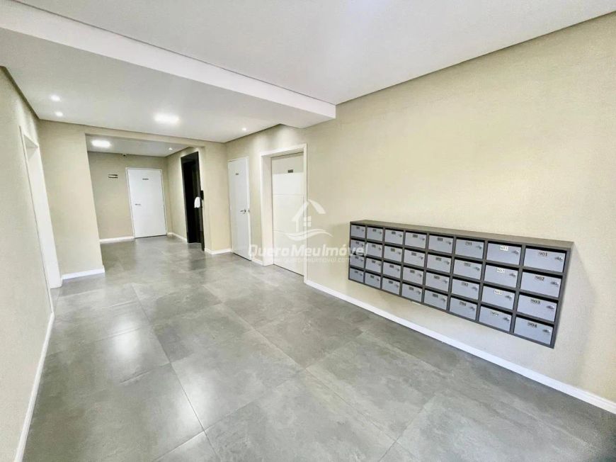Apartamento semimobiliado no Universitário