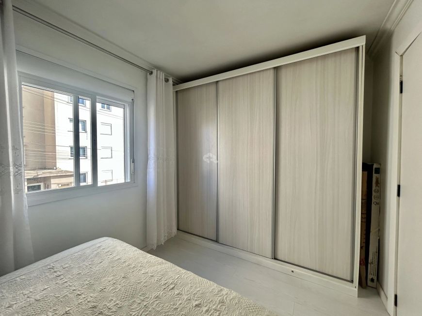 Lindo apartamento semimobiliado proximo ao Shopping Villagio Caxias.