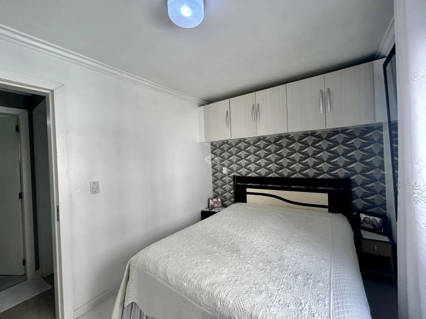 Lindo apartamento semimobiliado proximo ao Shopping Villagio Caxias.