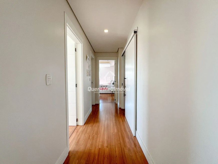 Apartamento com 3 dormitórios no Santa Catarina