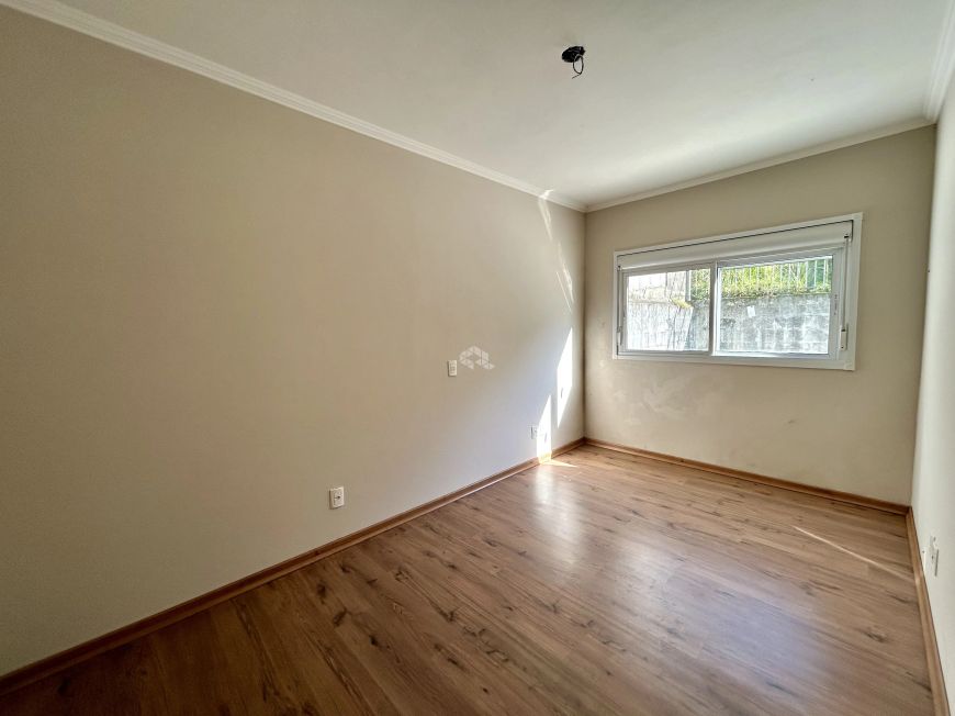 Apartamento novo com sacada no bairro Treviso