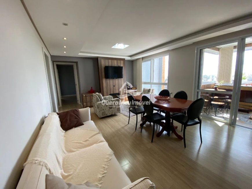 Apartamento com 3 Suítes em Lourdes