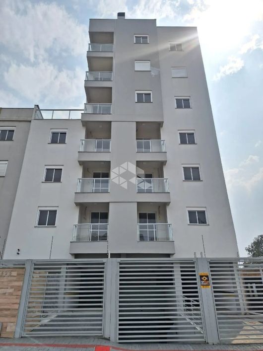 Apartamento em Colina Sorriso